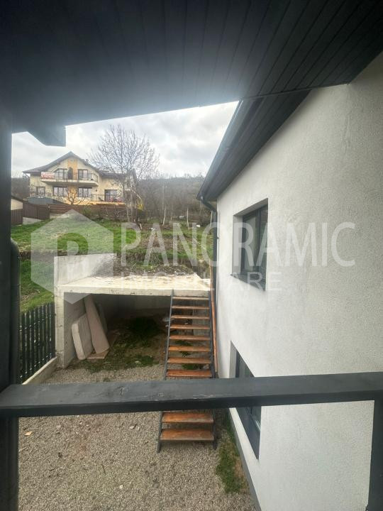 Casă de închiriat cu 5 camere-Baciu