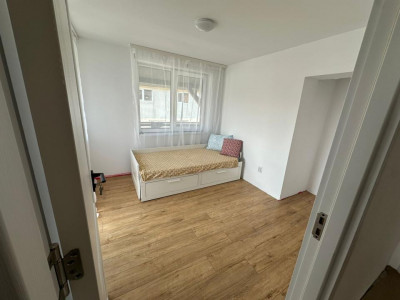 Casă de închiriat cu 5 camere-Baciu