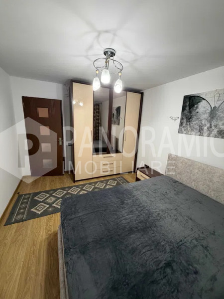 Apartament cu 3 camere -MĂNĂȘTUR