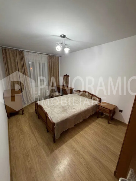 Apartament cu 3 camere -MĂNĂȘTUR