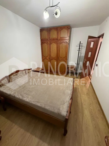 Apartament cu 3 camere -MĂNĂȘTUR