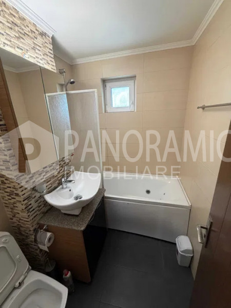Apartament cu 3 camere -MĂNĂȘTUR
