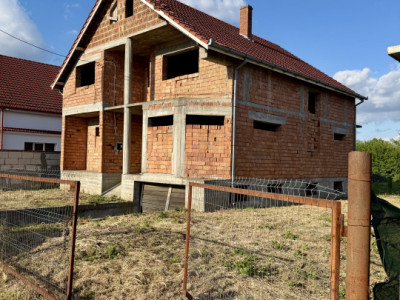 Casă cu Teren, Alecu Russo