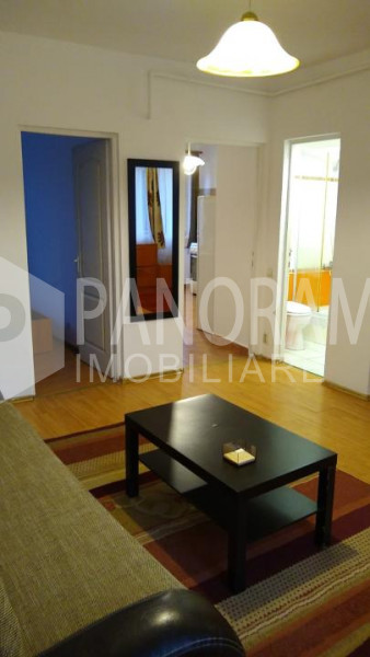 Apartament 2 camere semi -decomandate Centru