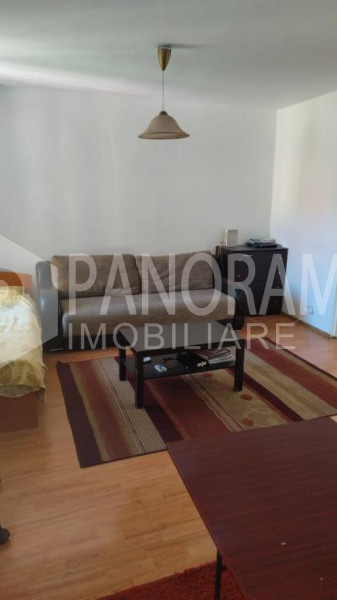 Apartament 2 camere semi -decomandate Centru