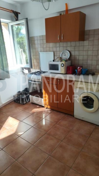 Apartament 2 camere semi -decomandate Centru