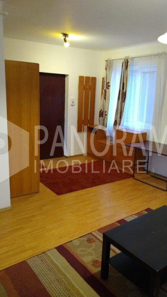 Apartament 2 camere semi -decomandate Centru