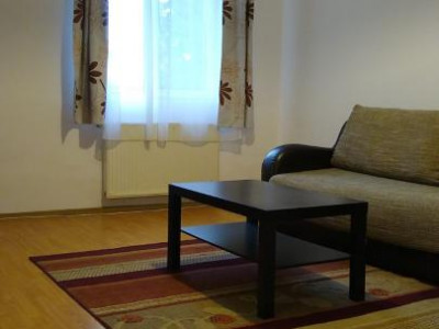 Apartament 2 camere semi -decomandate Centru