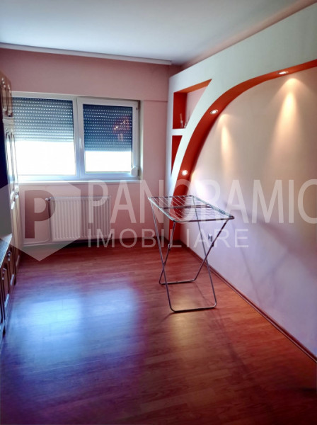 APARTAMENT 3 CAMERE, MICRO 17