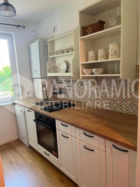 Apartament cu 2 camere - Central- Piața Mihai VIteazu