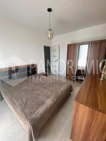 Apartament cu 3 camere - SEMICENTRAL