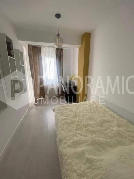 Apartament cu 3 camere - SEMICENTRAL