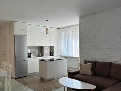 Apartament cu 3 camere - LÂNGĂ VIVO