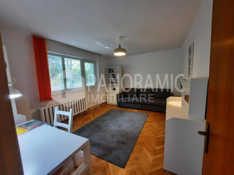 APARTAMENT CU 3 CAMERE, MĂNĂȘTUR