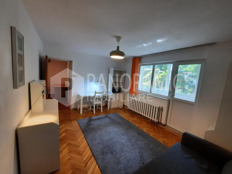 APARTAMENT CU 3 CAMERE, MĂNĂȘTUR