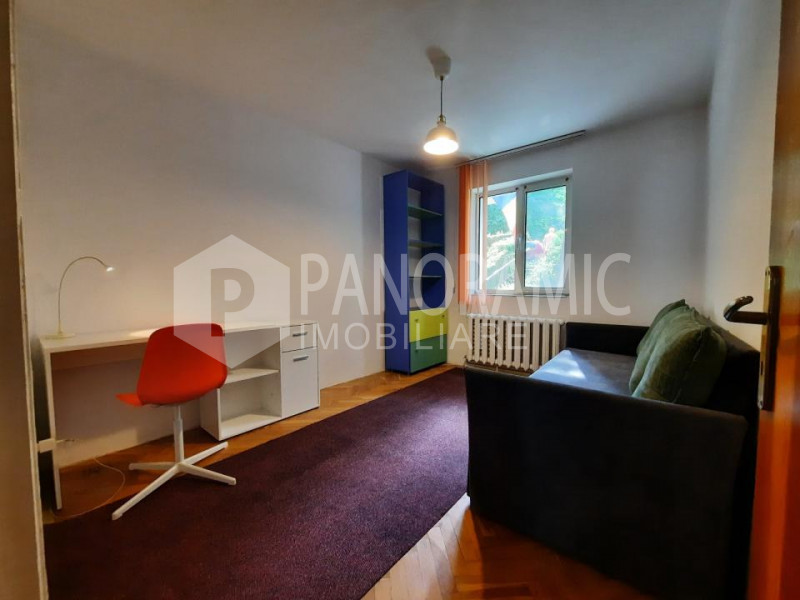 APARTAMENT CU 3 CAMERE, MĂNĂȘTUR