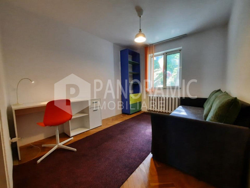 APARTAMENT CU 3 CAMERE, MĂNĂȘTUR