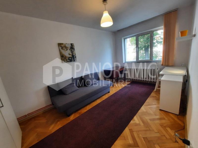 APARTAMENT CU 3 CAMERE, MĂNĂȘTUR