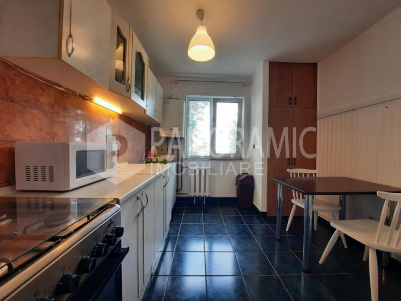 APARTAMENT CU 3 CAMERE, MĂNĂȘTUR