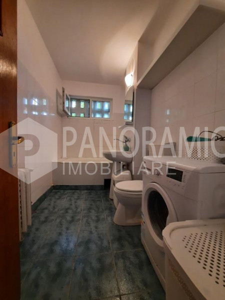 APARTAMENT CU 3 CAMERE, MĂNĂȘTUR