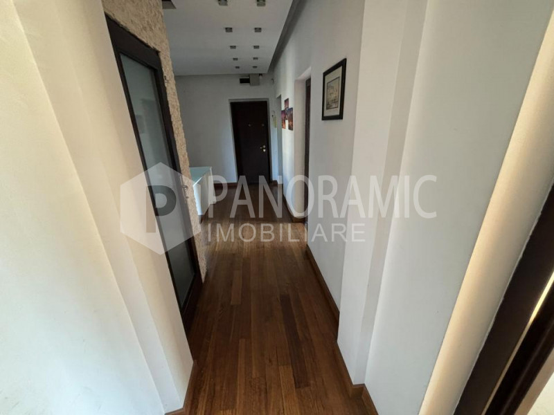 Spațiu cu 4 camere de închiriat - Piața Cipariu / Pașapoarte