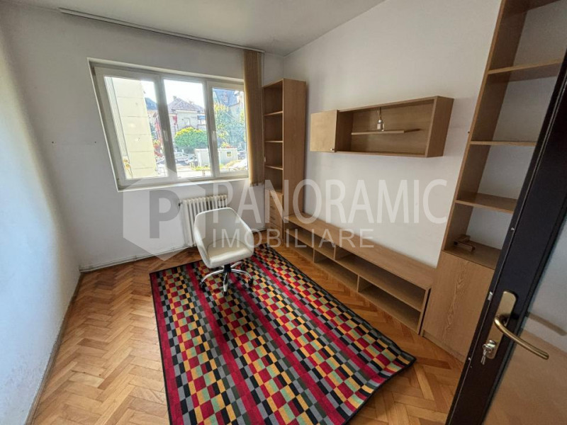 Spațiu cu 4 camere de închiriat - Piața Cipariu / Pașapoarte