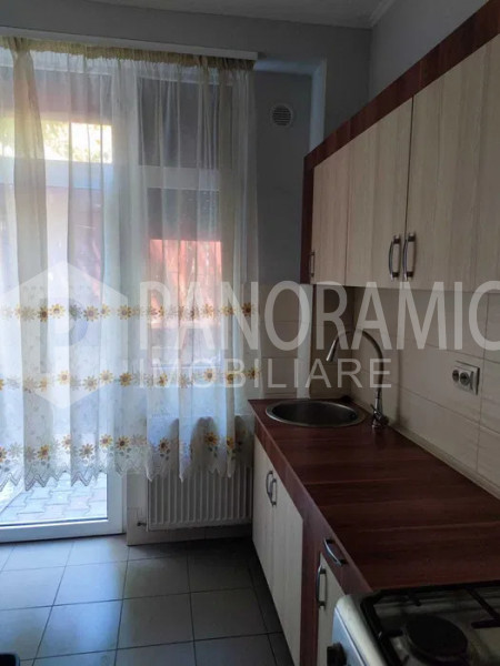 Apartament cu 2 camere decomandate și curte - Gruia zona Horea